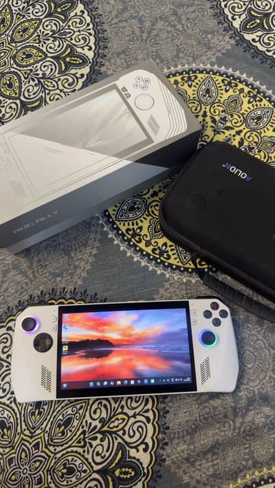 ASUS ROG Ally Handheld Gaming Console – Excellent Condition