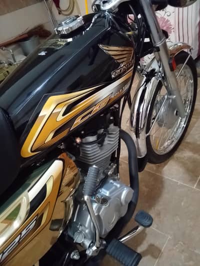 HondaCG125BlackGold