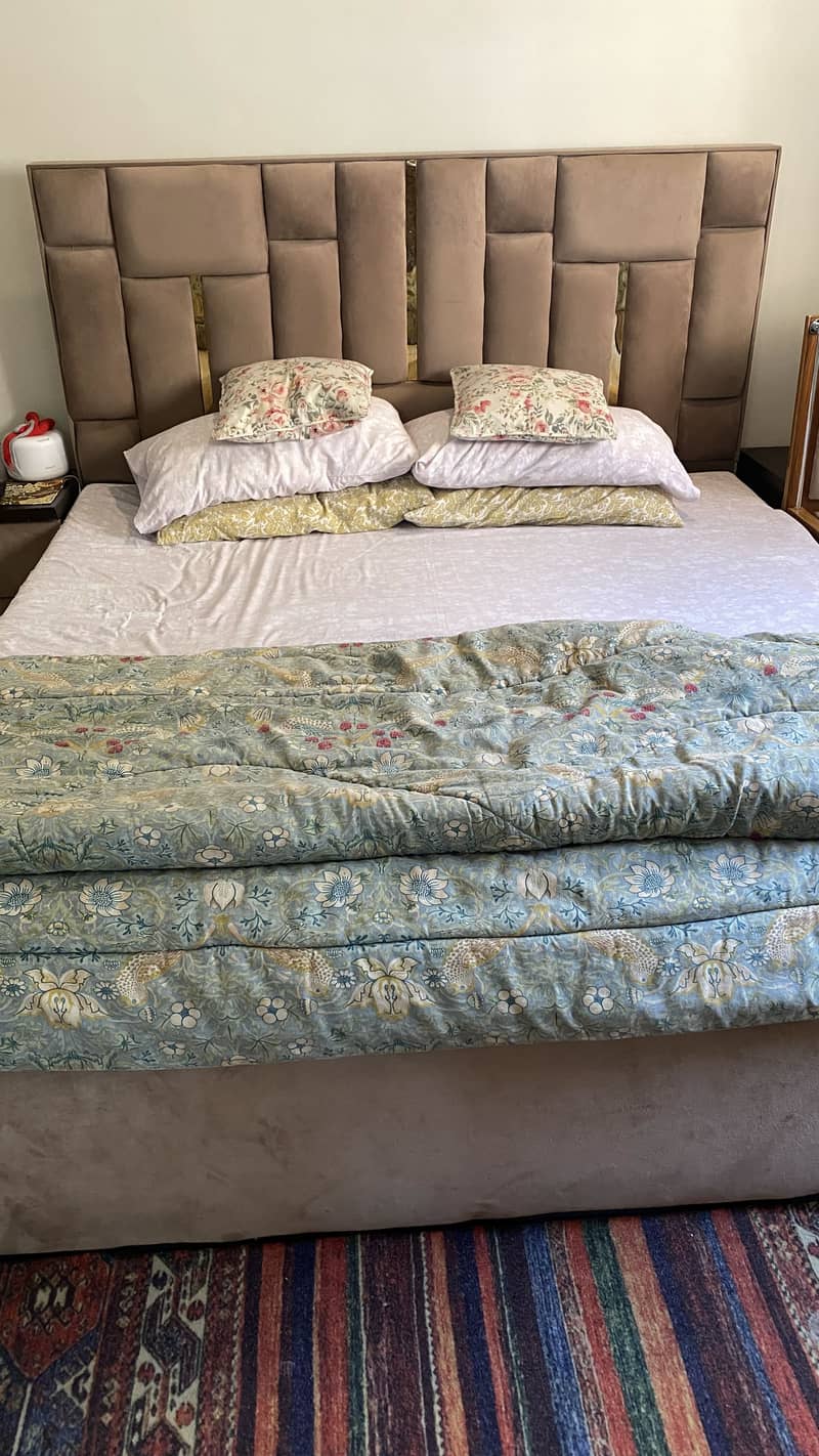 Bed side tables 0