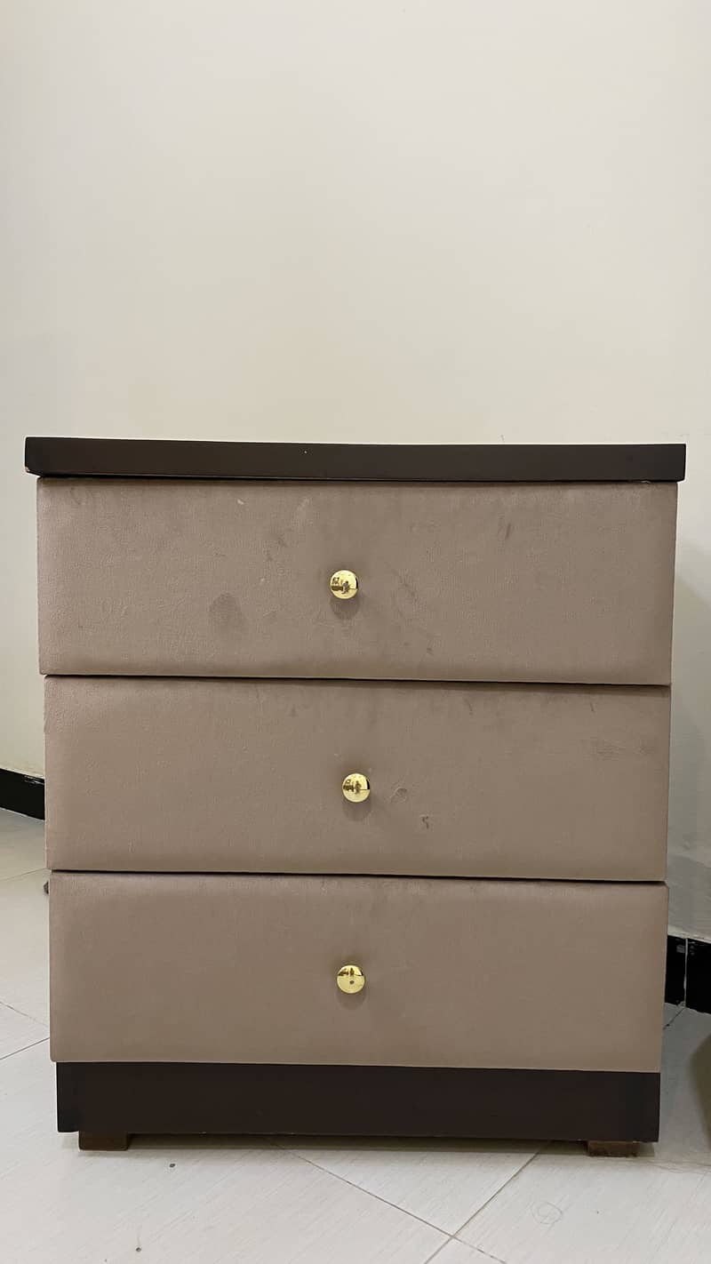 Bed side tables 3