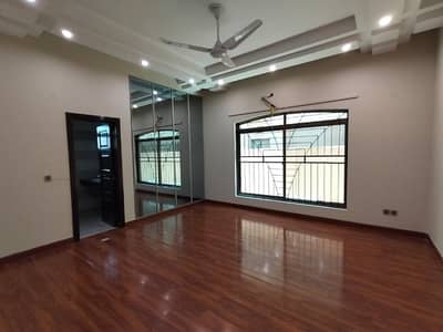 1 Kanal Full House Available For Rent In DHA