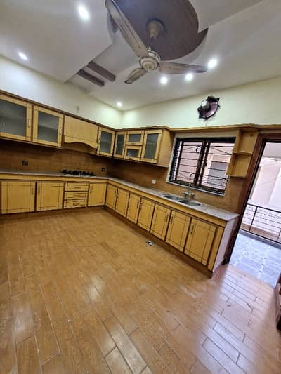 16 Marla Uppar Portion Available For Rent In DHA