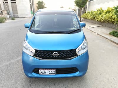 Nissan Days 2015/2018 Automatic Outclass Condition in DHA Karachi