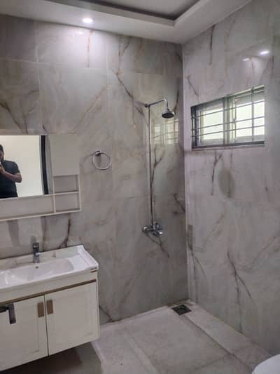 1 kanal upper portion for rent