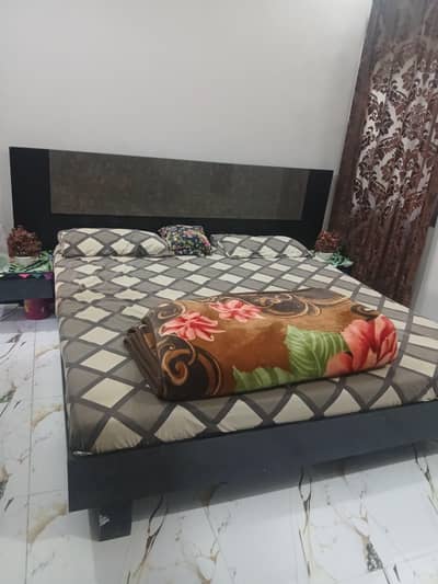 king size bed with dressing table