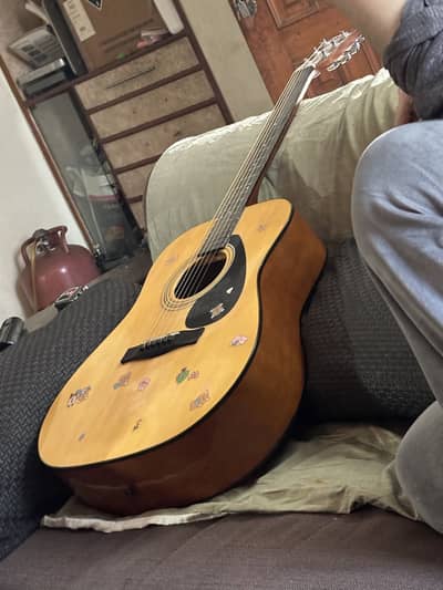 Yamaha F310T + Guitar Case + Extra strings