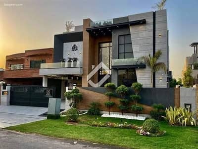 7 Marla Building Already On Rent Facing Parking Hot Location Best Investment