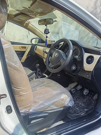 super white buht achai gahr ha family car