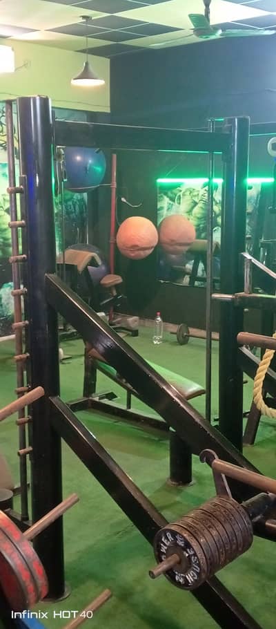 Commercial gym equipments