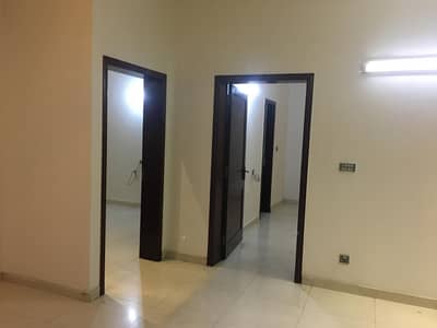 01 KANAL DESIGNER LUXURY UPPER PORTION AVAILABLE FOR RENT