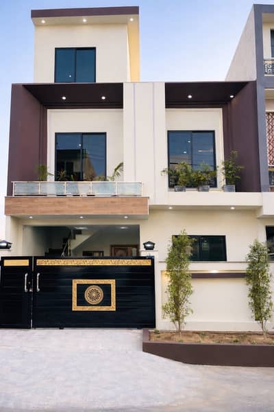 Brand New Designer 5 Marla House in I14/3.