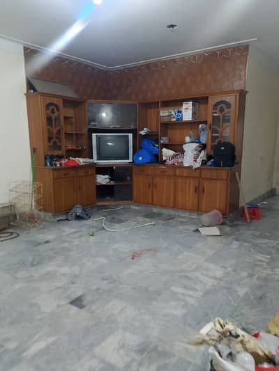 Allama Iqbal Town 10 Marla Upper Portion For Rent