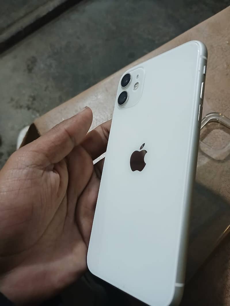 Apple iPhone 11 0