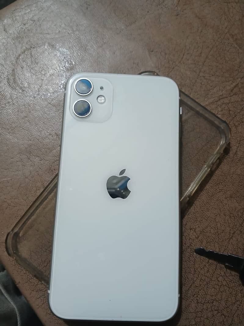 Apple iPhone 11 3