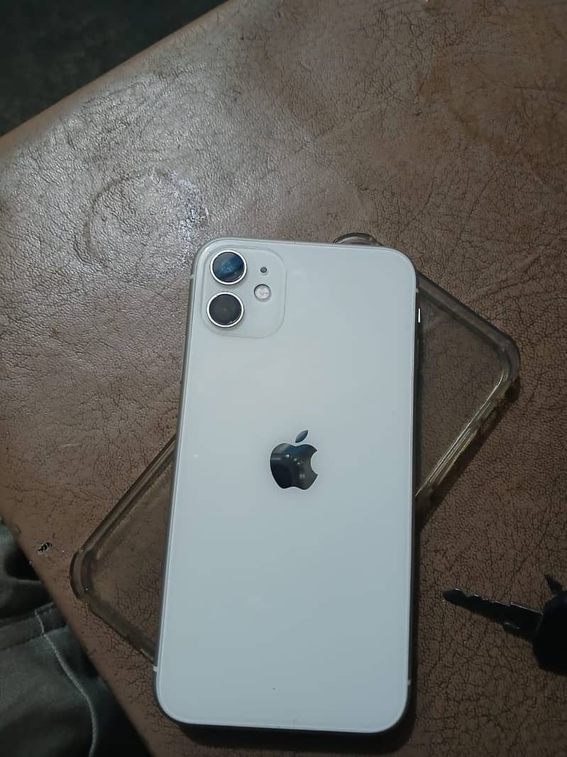 Apple iPhone 11 4