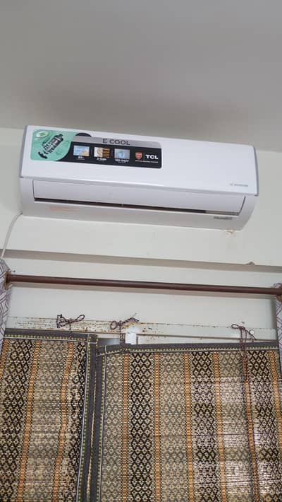 Urgent sale Almost New TCL 12 e cool DC Inverter Ampere lock