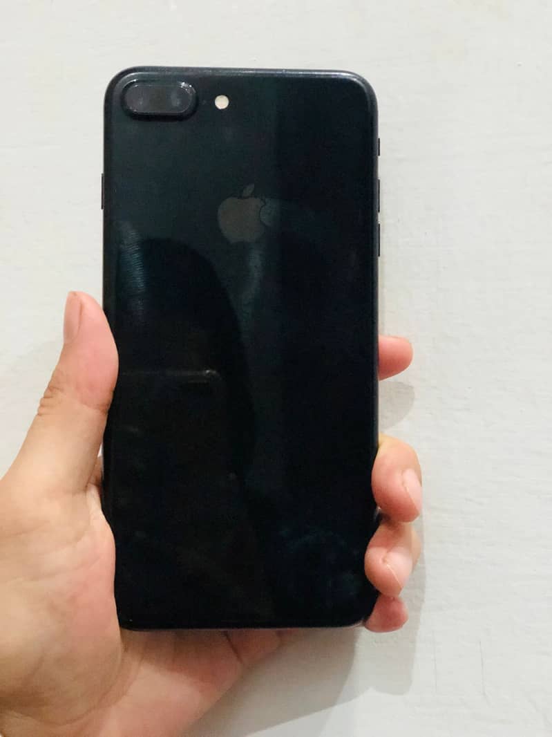 Apple iPhone 7 Plus 1