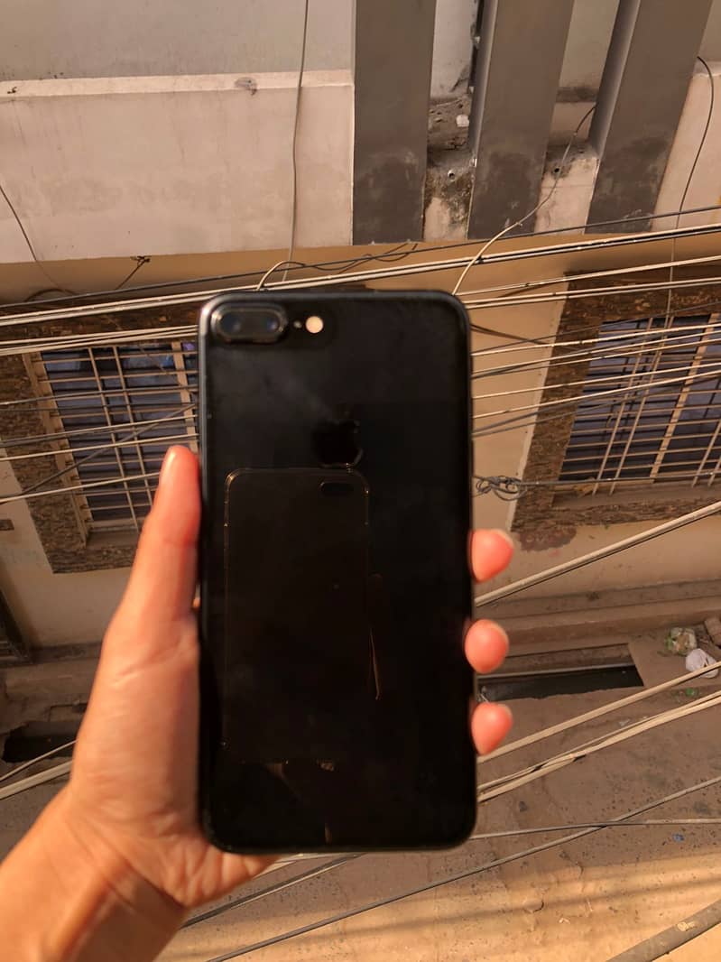 Apple iPhone 7 Plus 2