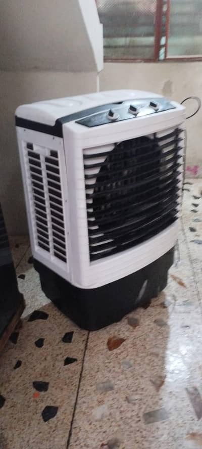 plastic body medium size room. cooler