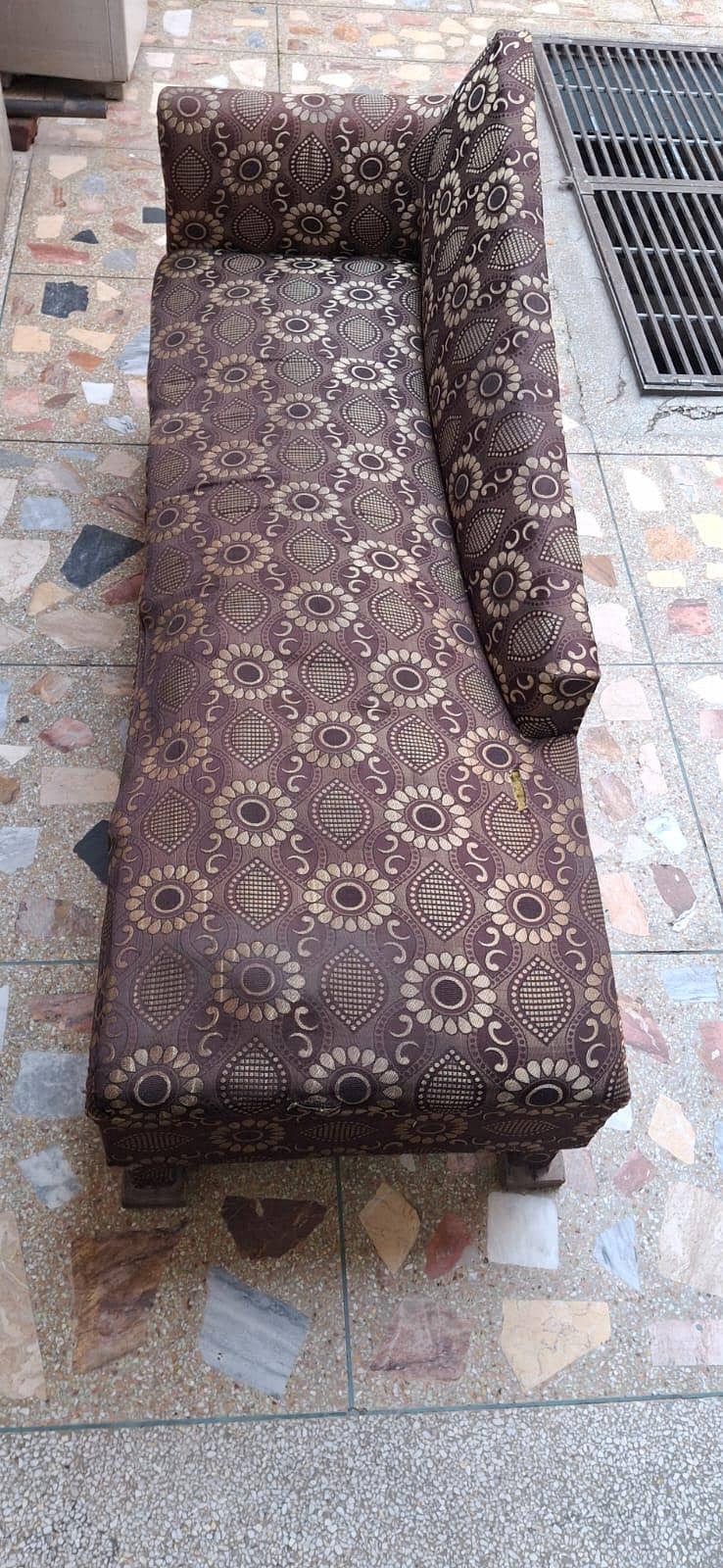 Dewan Sofa 2