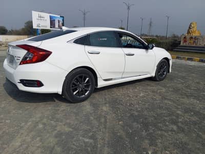 Honda Civic Oriel 1.8 i-VTEC CVT 2019