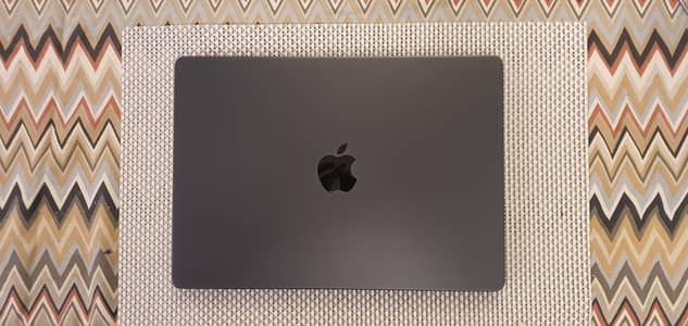 Macbook Pro M3 pro 18gb ram 512gb storage