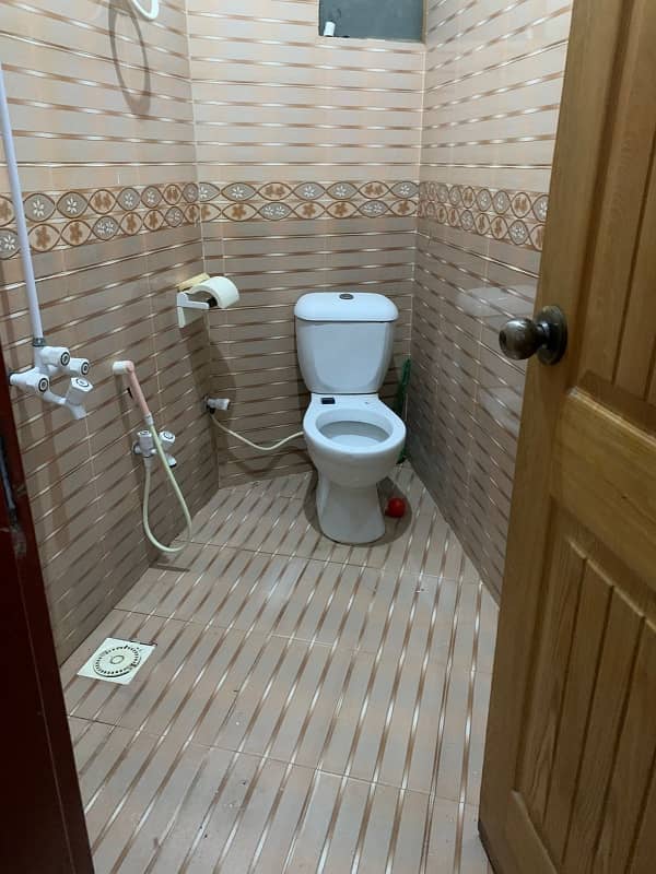 Ground Portion In Yousaf Colony For Rent - Portions & Floors - 1111430370