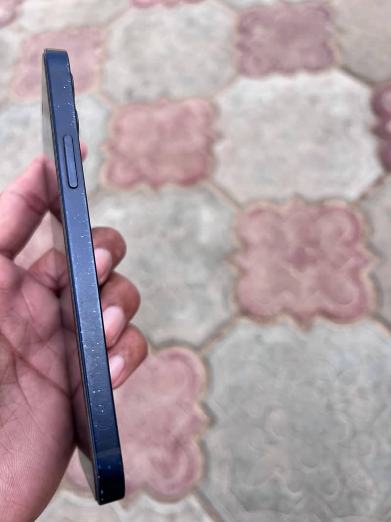 Apple iPhone 12 2