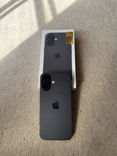 iPhone 16 black