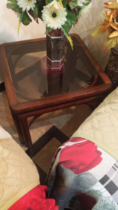 wood set of 2 tables.