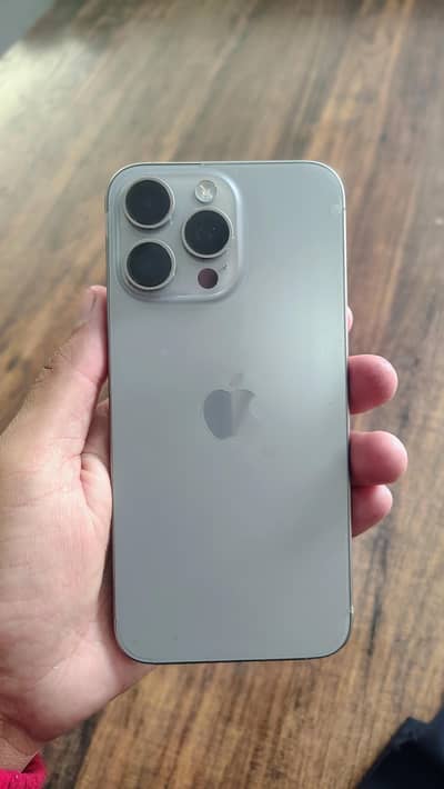 15 pro max natural titanium 256gb