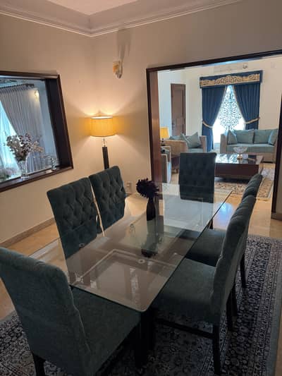 6 Chair Dinning Table