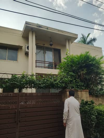 1 kanal corner house available for sale cavalry ground