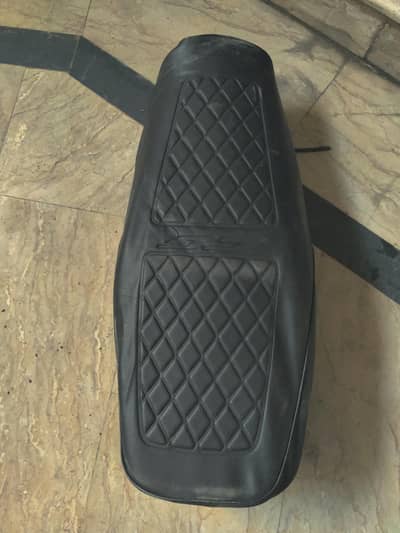 Honda 125 geniun seat