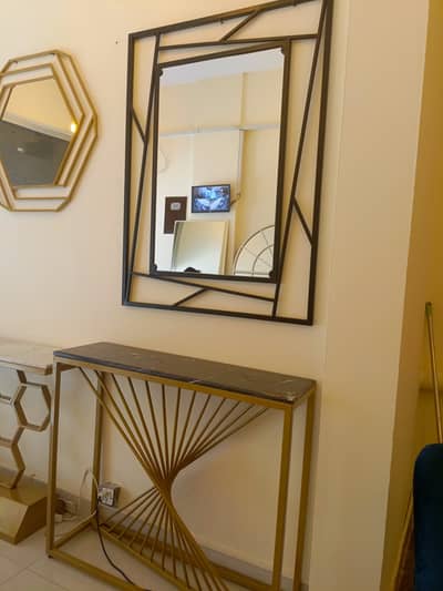 Luna console with mirror