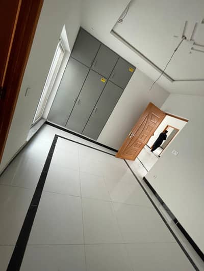 6 MARLA UPPER PORTION AVAILABLE FOR RENT