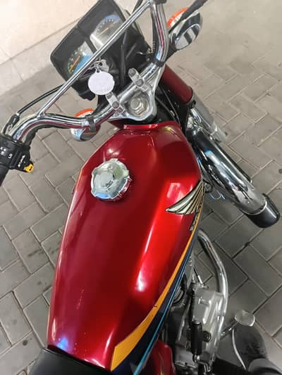 Very Fit and Lush condition Honda 125