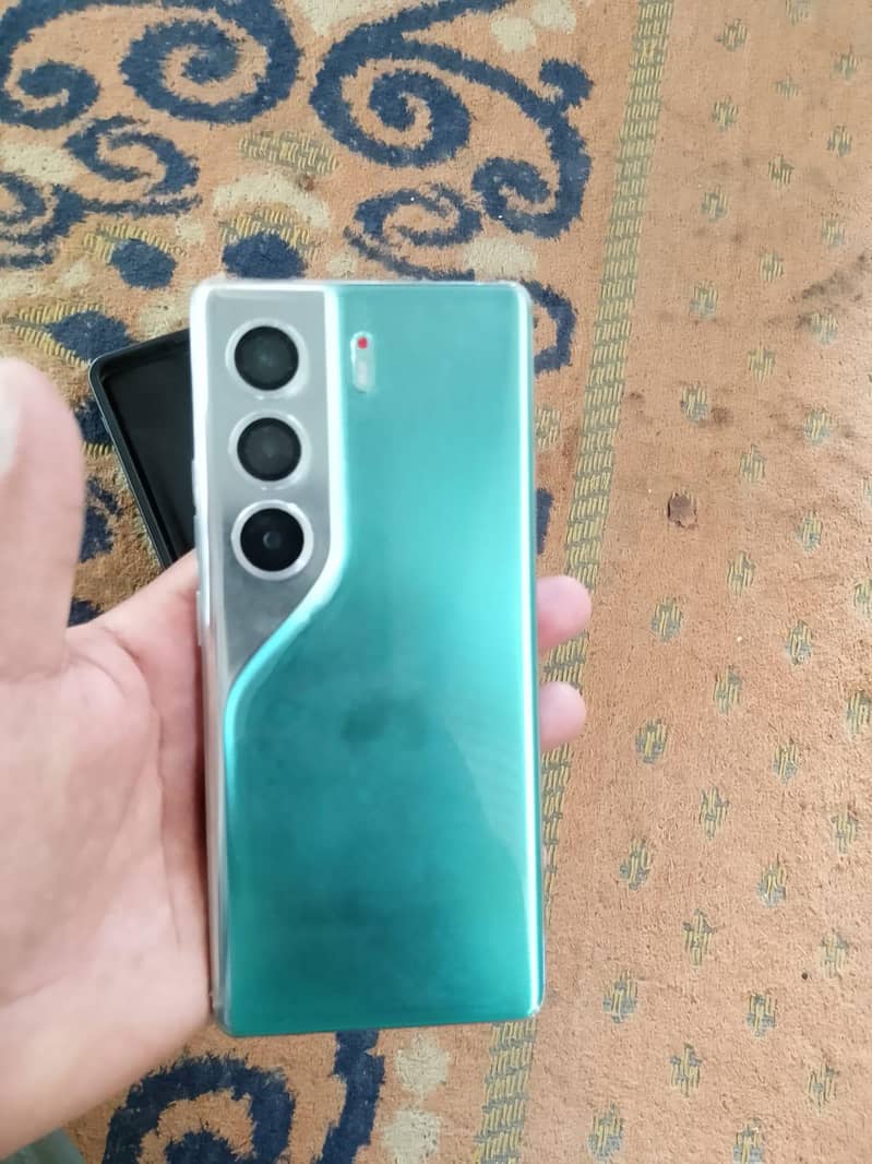 tecno camon 40pro 0