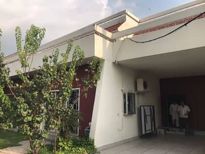 1 kanal House available for sale in cavalry ground