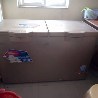 haeir double door full size deep frezzer