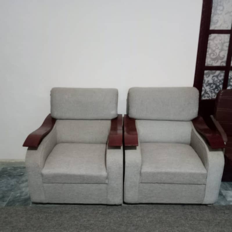 Good condition 7 seater Sofas 2