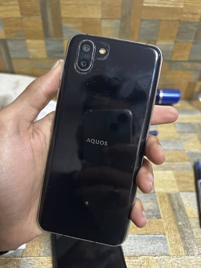 Aquos R2 4/64