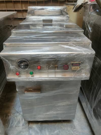 Fast Food Kitchen Machinery for Sell, Pizza oven, fryer etc