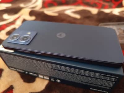 Moto G84 5G (12GB RAM / 256GB Storage)| Qualcomm snapdragon