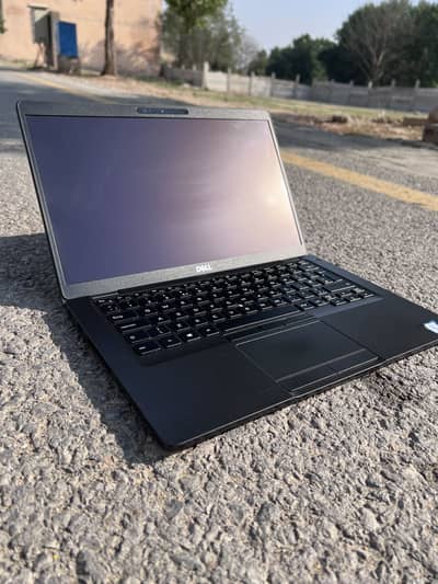 Dell i5 8 Gen 8 Ram 256 storage