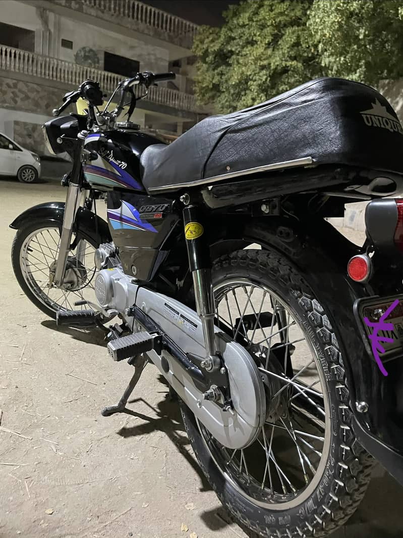 Unique 2008 mint condition 4