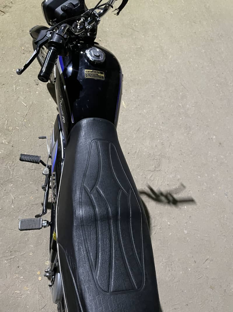 Unique 2008 mint condition 10