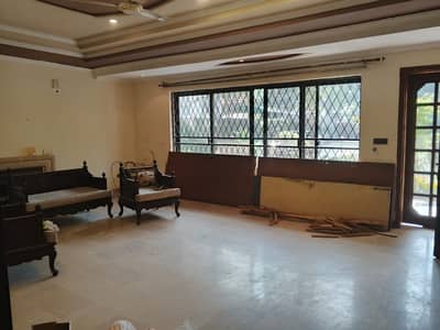 2 kinal house for rent in model town lhr