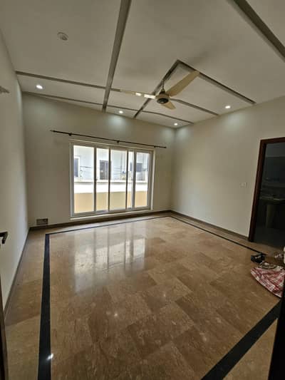 G-13 10 Marla Ground Portion Meters Separates Near To All Facilities.