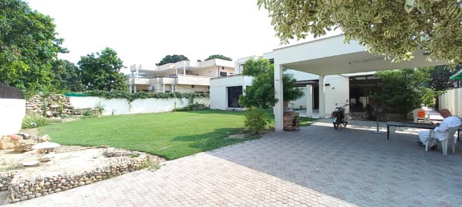 2 Kanal Used Modern Design Most Beautiful Bungalow For Sale At Prime Location Of Dha Lahore Near To Park Masjid & Commercial Market .